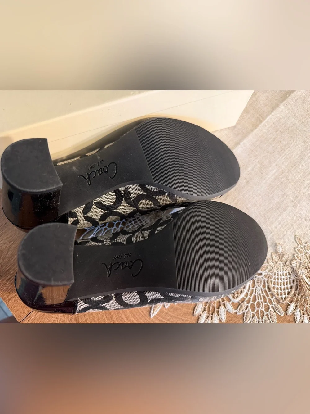 Coach Black and Gray Signature Cap-Toe Heels with Turnlock Accent NWOB 8B